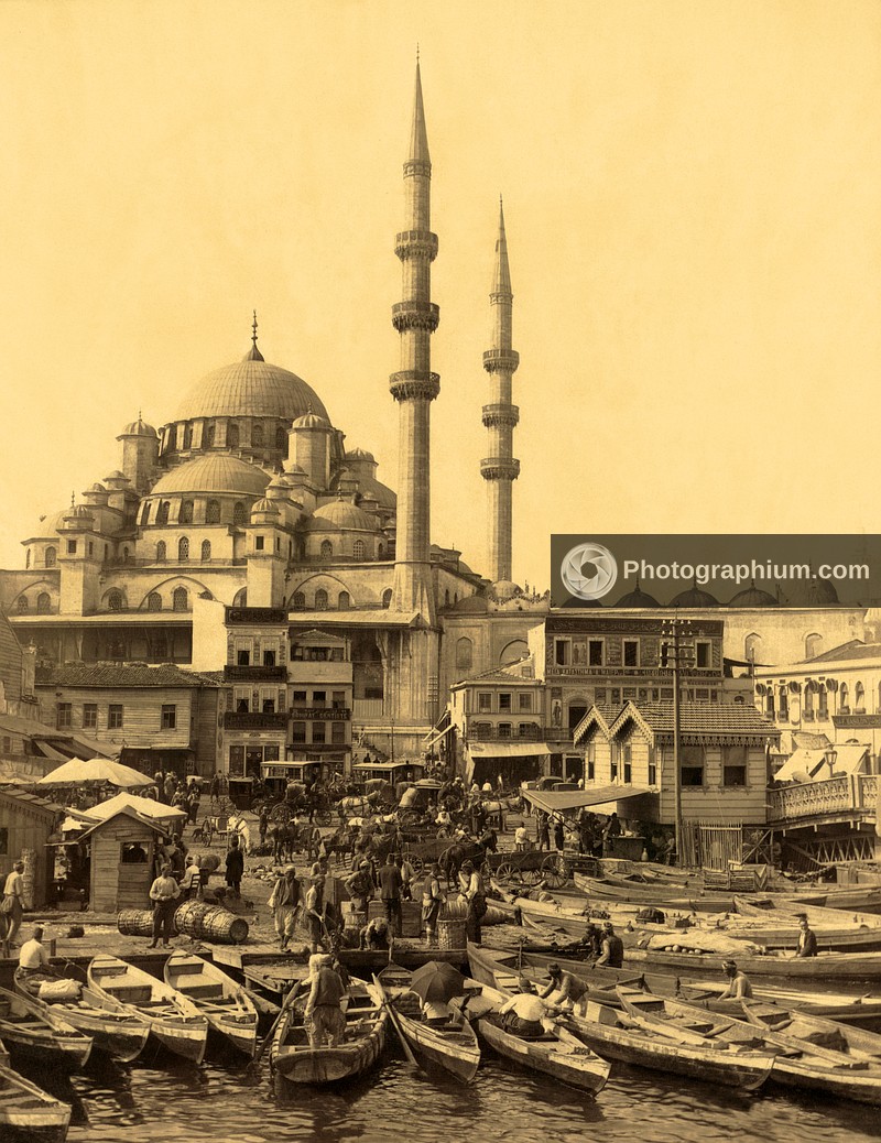 Boatmen near Galata Bridge. Istanbul. 1888-1910