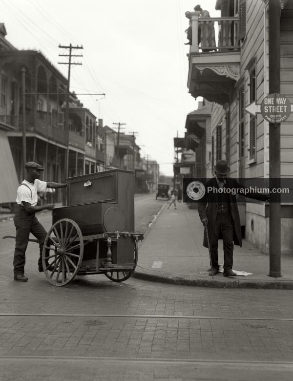 Organ grinder, New Orleans, Louisiana. 1920-1926